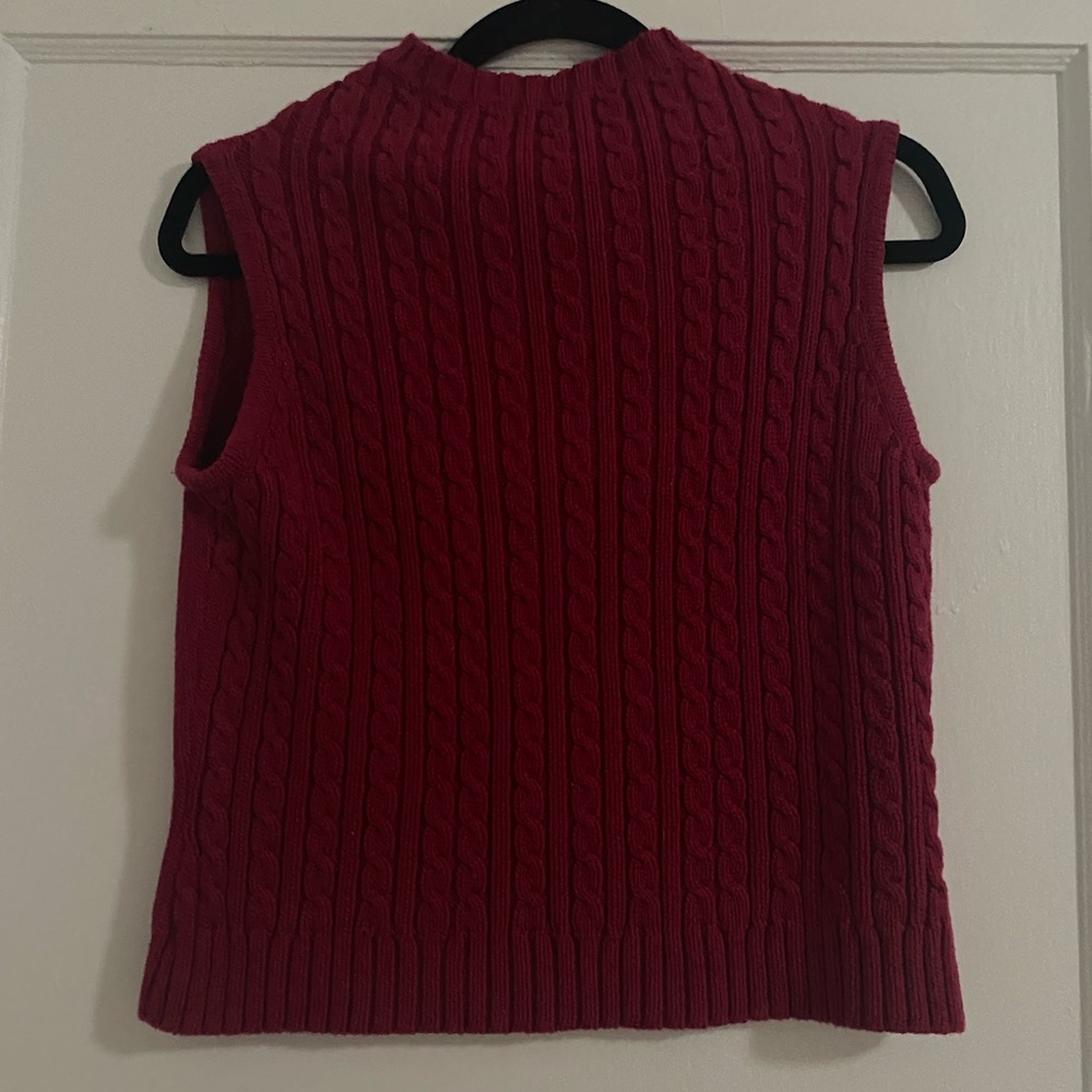 Cute red turtleneck!